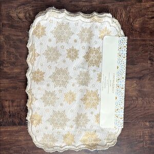 NWT Cynthia Rowley Gold Snowflake Placemat Set of 4